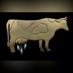 Vintage JJ Jonette Pewter Cow Faux Pearl Dangle Udder Brooch Pin